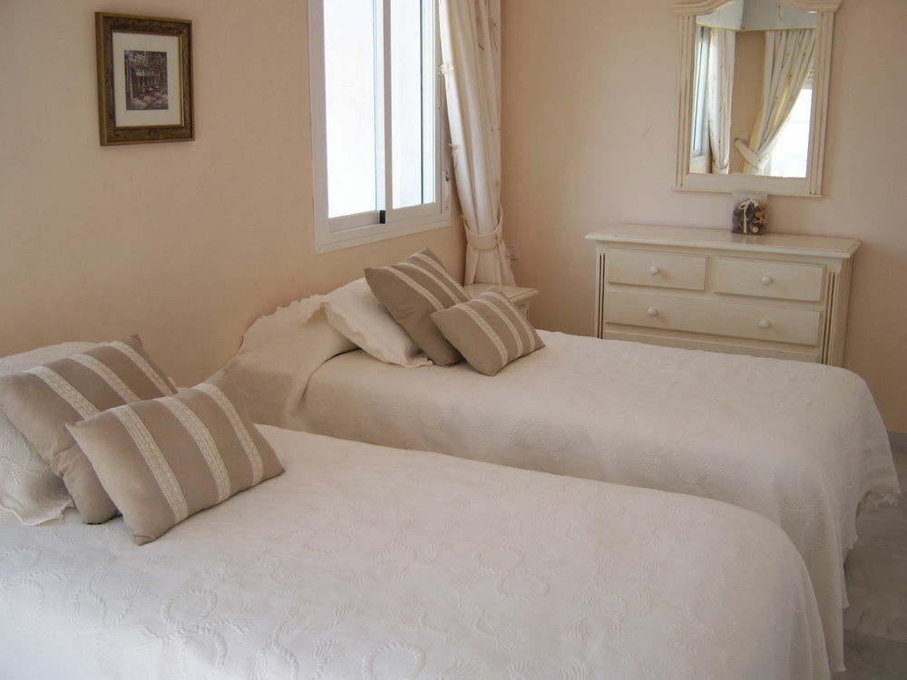 Apartamentos Y Casas Serinamar Marbella El Ángel エクステリア 写真