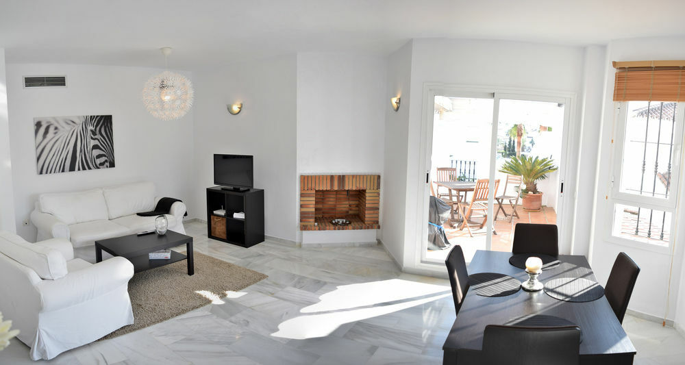 Apartamentos Y Casas Serinamar Marbella El Ángel エクステリア 写真